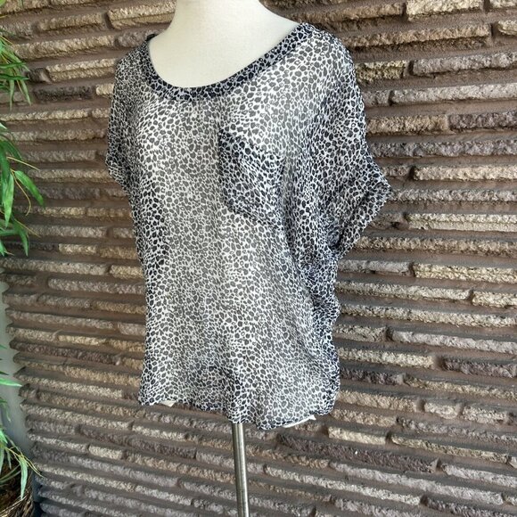 Joie 100% Silk Black White Animal Print Sheer Short Sleeve Blouse Size Small - Picture 7 of 9